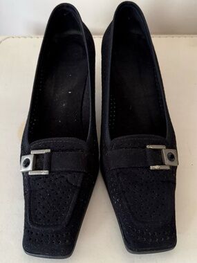 STUART WEITZMAN BLACK PERFORATED SUEDE KITTEN HEELS WOMEN'S SHOES SIZE 6